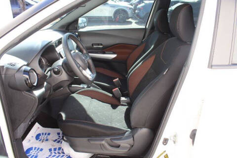 2020 Nissan Kicks SR