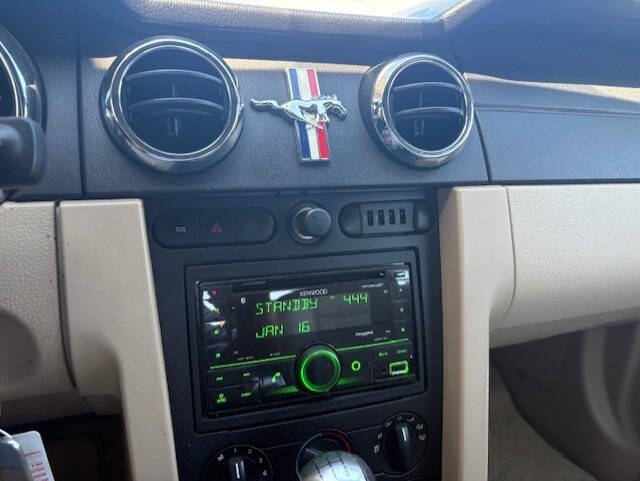 2005 Ford Mustang V6 Premium