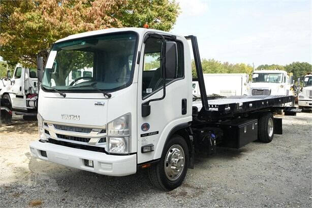 2019 Isuzu NRR