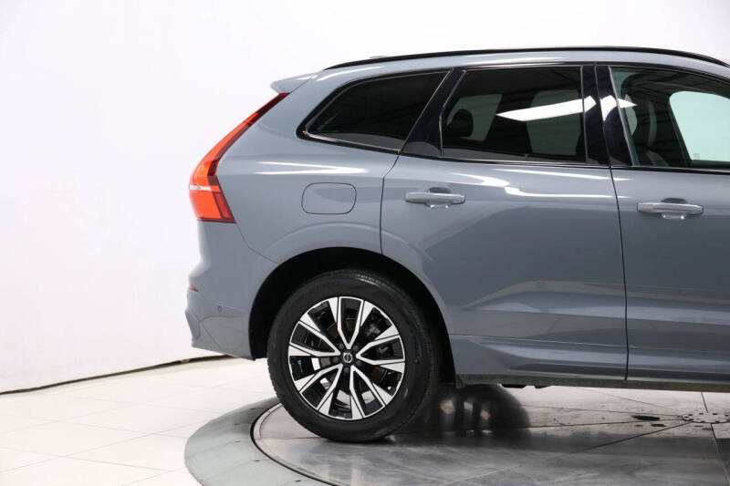2024 Volvo XC60 B5 Plus Dark Theme