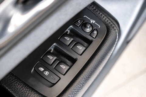 2021 Volvo XC60 T5 Momentum