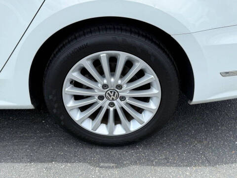 2017 Volkswagen Passat 1.8T SE