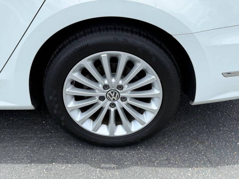 2017 Volkswagen Passat 1.8T SE