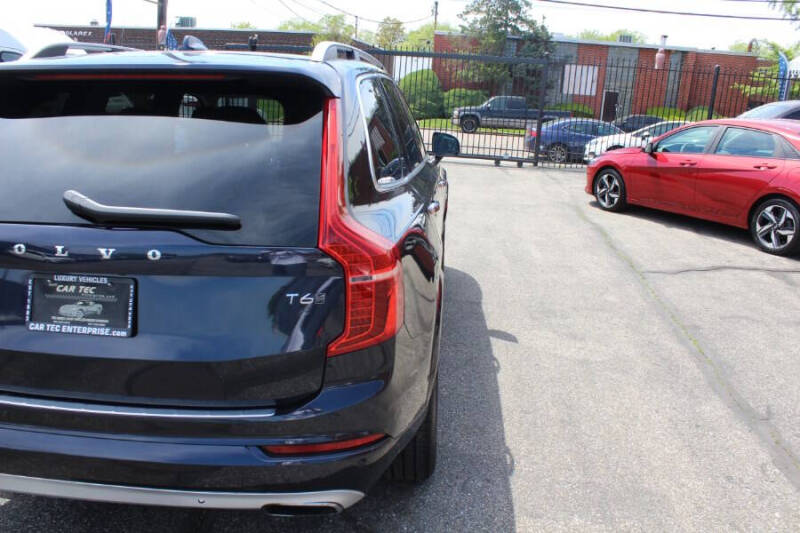 2017 Volvo XC90 T6 Momentum