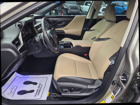 2020 Lexus ES 300h