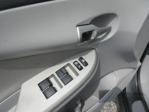2011 Toyota Corolla LE