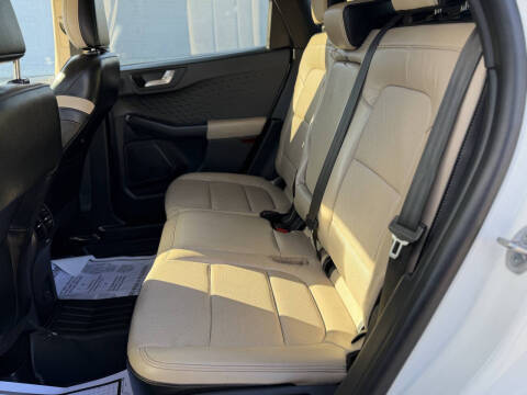 2020 Ford Escape Titanium