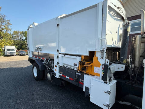2014 Freightliner 108 SD