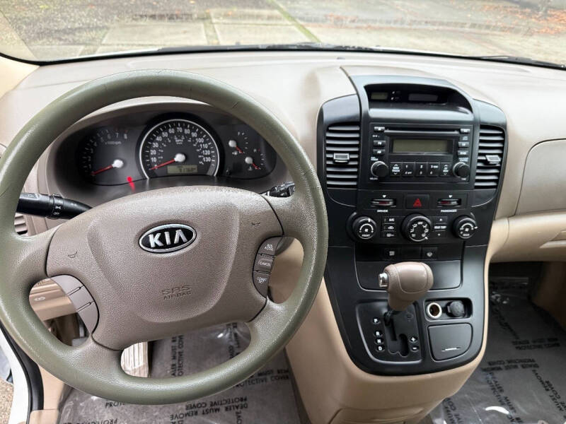 2008 Kia Sedona LX