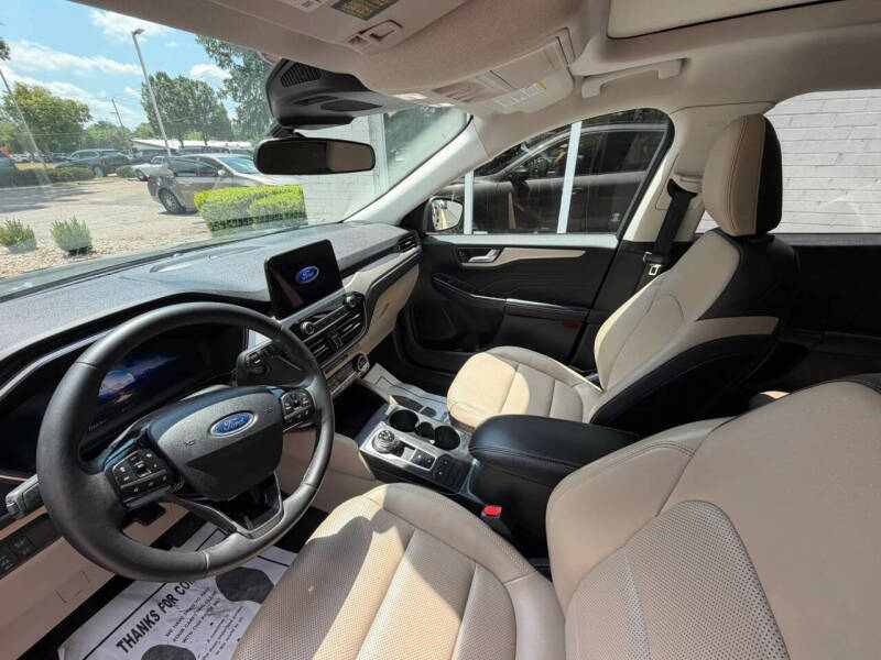 2021 Ford Escape SEL