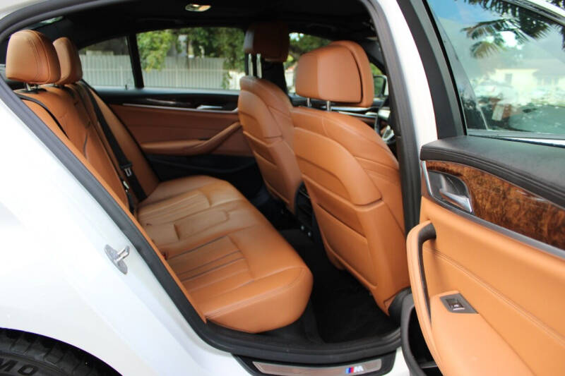 2018 BMW 5 Series 540i