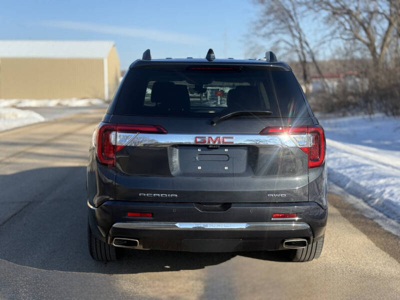 2023 GMC Acadia Denali