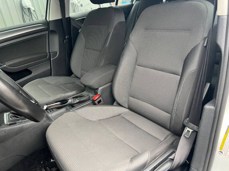 2018 Volkswagen Golf TSI S