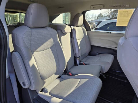 2023 Toyota Sienna LE 8-Passenger