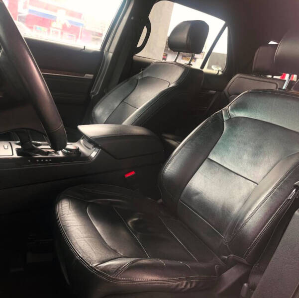 Image 4 of 2016 Ford Explorer Limited