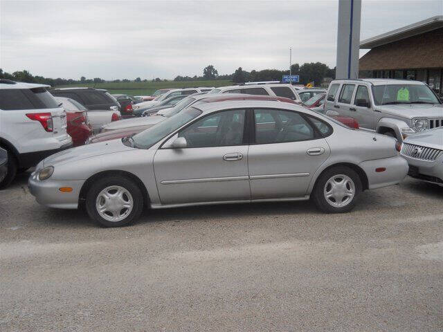 1998 Ford Taurus SE