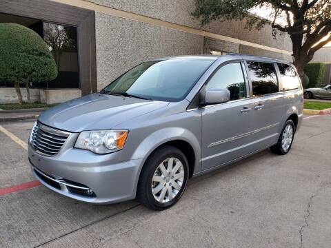2014 Chrysler Town and Country for sale at DFW Autohaus in Dallas TX