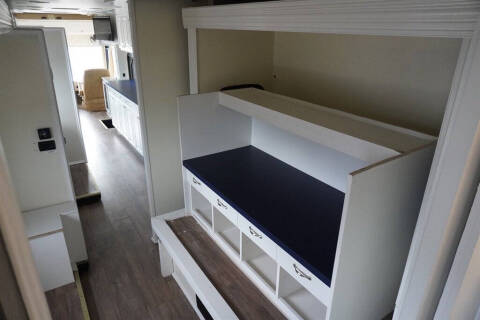 2015 Freightliner XCS Chassis