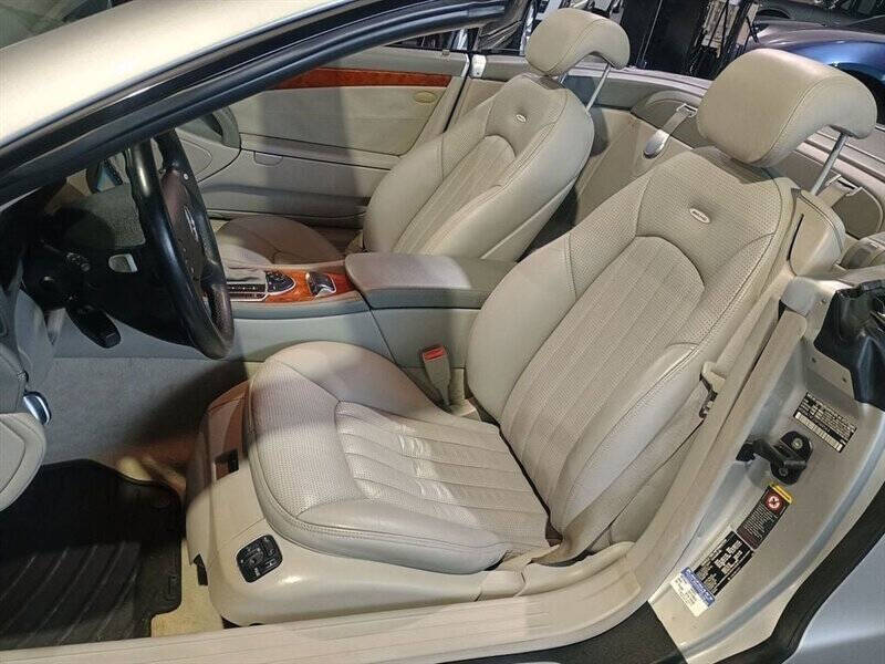 2005 Mercedes-Benz SL-Class 29