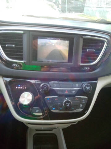 2020 Chrysler Voyager LX