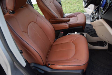 2017 Chrysler Pacifica Touring