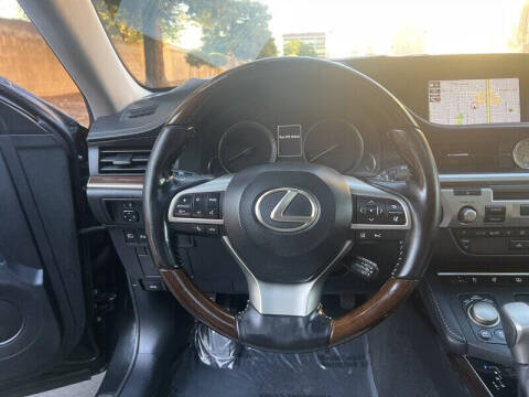 2017 Lexus ES 300h