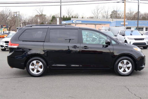 2013 Toyota Sienna LE 8-Passenger