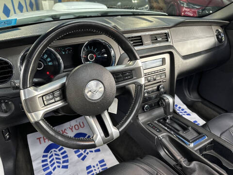 2013 Ford Mustang V6