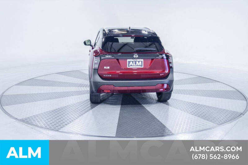 2025 Nissan Kicks SR