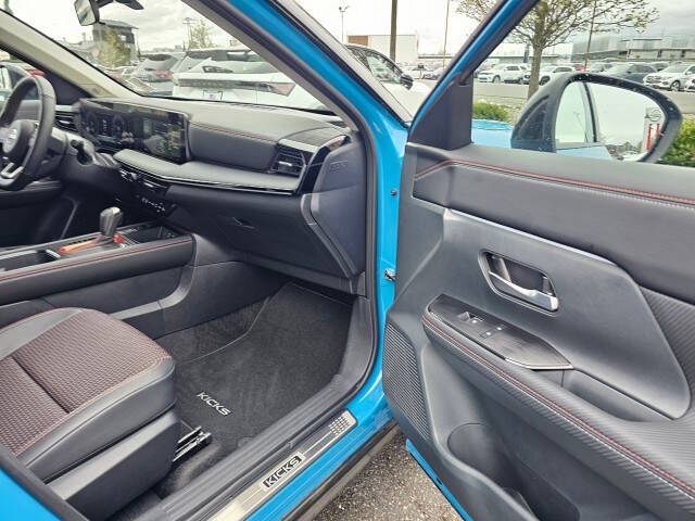 2025 Nissan Kicks SR