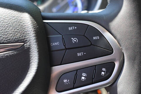 2024 Chrysler Pacifica Plug-In Hybrid Select