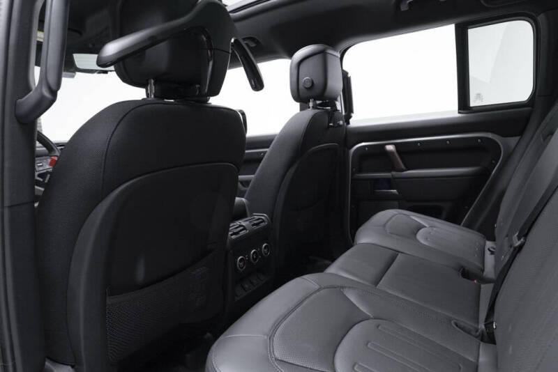 2024 Land Rover Defender 110 P400 X