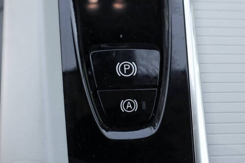 2024 Volvo XC60 B5 Core Dark Theme