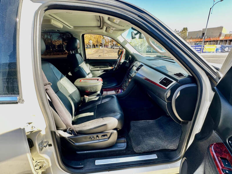 2012 Cadillac Escalade ESV Luxury