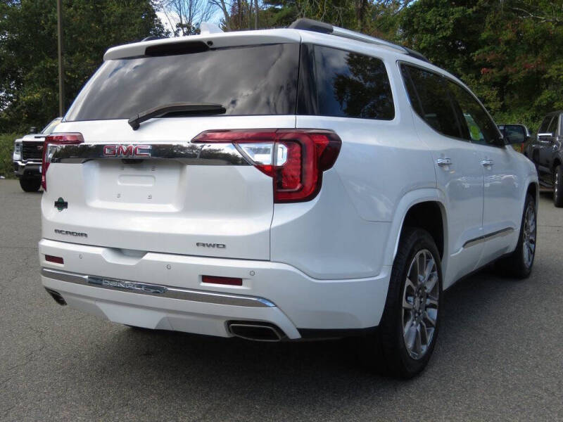 2023 GMC Acadia Denali
