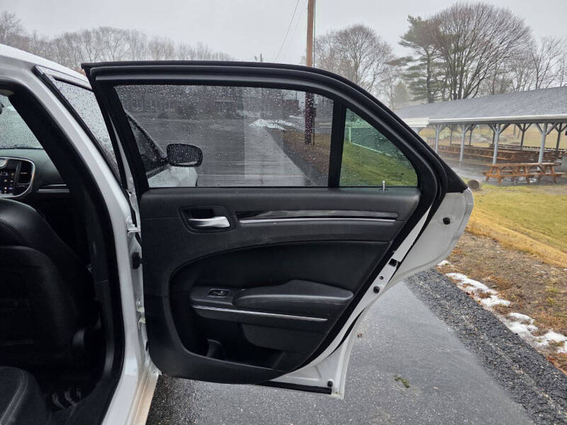 2016 Chrysler 300 Limited Anniversary