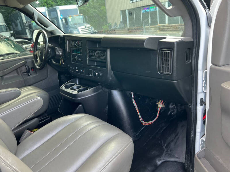 2018 GMC Savana 2500