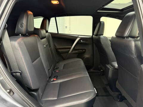 2017 Toyota RAV4 Hybrid SE