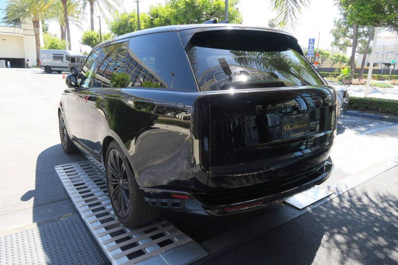 2025 Land Rover Range Rover P530 SE