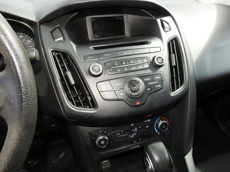 2017 Ford Focus  - $7,900