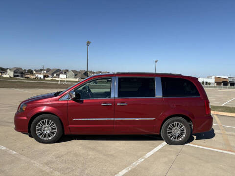 2014 Chrysler Town and Country Touring-L