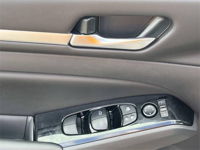 2025 Nissan Altima 2.5 SR