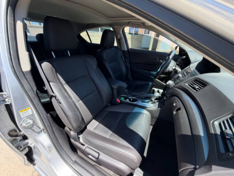 2013 Acura ILX 2.0L w/Premium