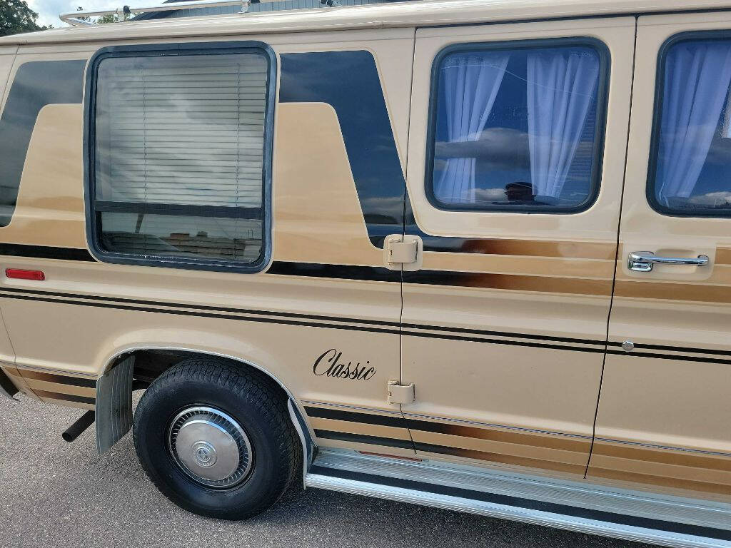 1984 Ford E-Series 10