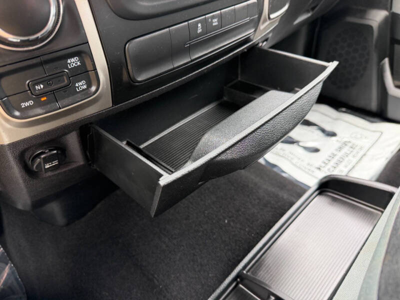 2018 RAM 1500 SLT