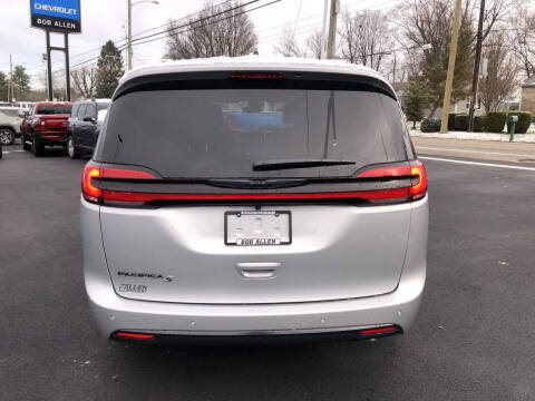 2026 Chrysler Pacifica Select