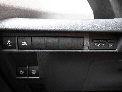 2022 Toyota Sienna LE 8-Passenger