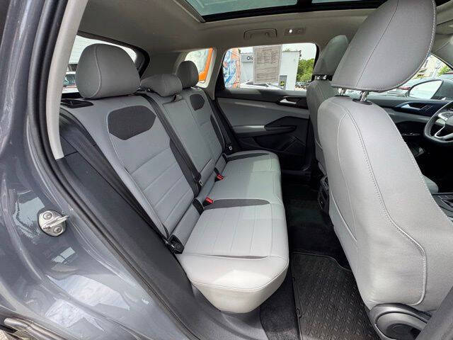 2023 Volkswagen Taos SE