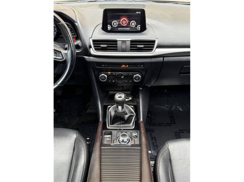 2018 Mazda MAZDA3 Touring
