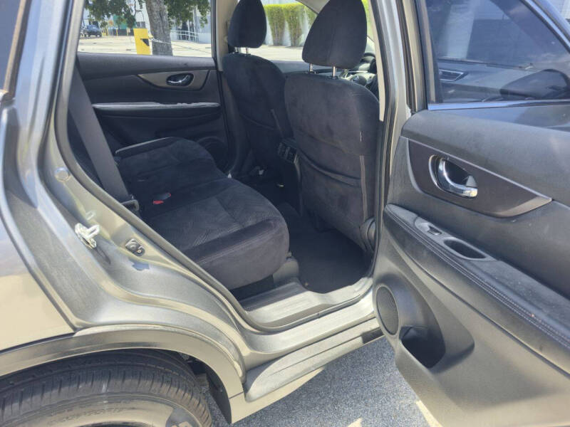 2016 Nissan Rogue SV